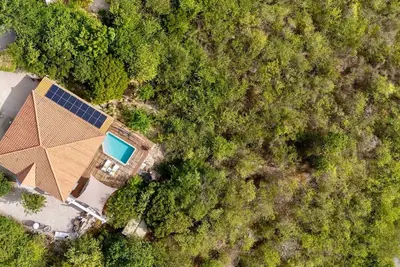 Image de Beautiful 3 bedroom villa with swimming pool & sea view in Coral Estate