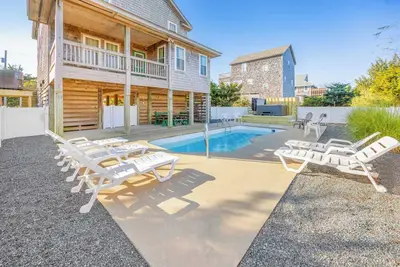 Image de Summer Savings - Oceanside Home in Salvo w/ Private Pool, Hot Tub, and Game Room