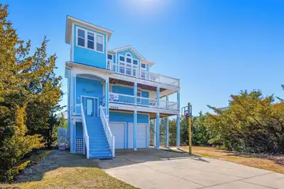 Image de Summer Savings - Soundside Home w/ Private Pool, Elevator, Hot Tub, & Game Room