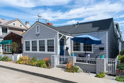 Image de Charming Front Unit on Balboa Island