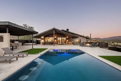 Image de Modern Lookout - A Desert Point of View