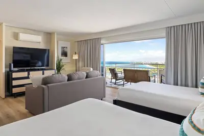 Image de Ilikai Hotel Lite #2139: Studio condo with Sunset Ocean View