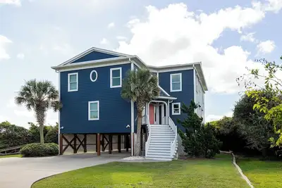 Image de A Gritty Palace - Oceanfront House, 5br, 4. 5ba, Pine Knoll Shores