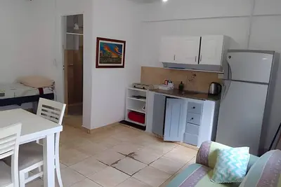 Image de Simple Accommodation Entering the City