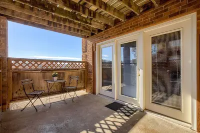 Image de Aviator's Lounge 2br 1Bath WiFi Close to Airport 1