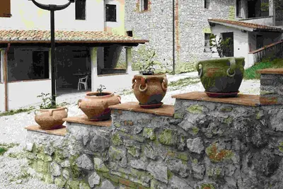 Image de Ideal facility for groups who want to share and be merry.