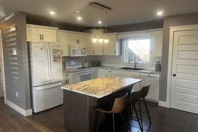 Image de All one level 2 bedroom w\/King beds in Charlottetown- close to hospital