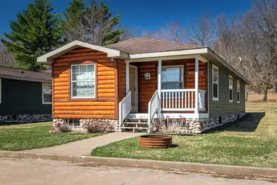 Image de The Loon Cabin at the Riviera Resort in Neillsville, Wisconsin!