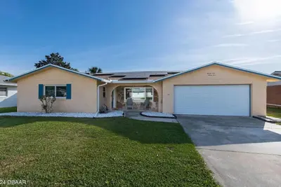Image de Coastal Oasis: Spacious 4 bedroom retreat w\/ pool
