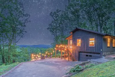 Image de New Blue Ridge Cabin! King Bed, Views, Hot Tub, Fire Pit! Weeknight Specials