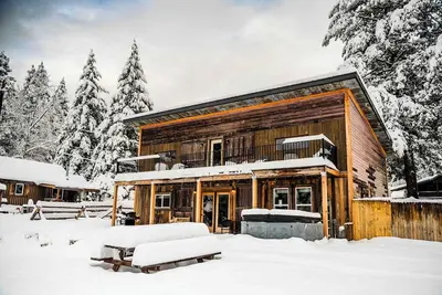 Image de Historic Carriage House 10min from West Glacier\n