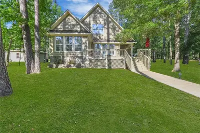 Image de New! Wooded Lake Retreat (3-Bedroom Home) - Pets Allowed