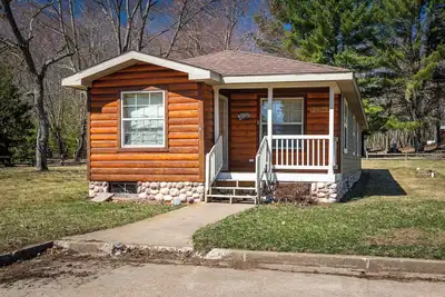 Image de The Fish Cabin at the Riviera Resort in Neillsville, Wisconsin!