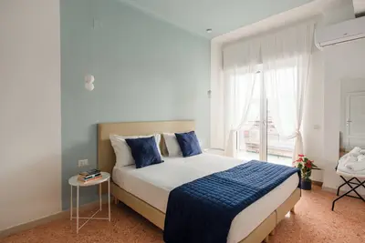 Image de Charming 3-bedroom apartment with Ac and WiFi in brilliant Napoli