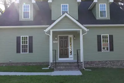 Image de Spacious 5-bedroom house in charming neighborhood