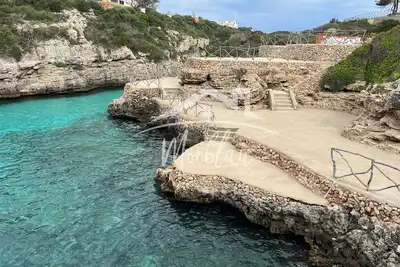 Image de First floor apartment 3 minutes away from Cala'n Brut