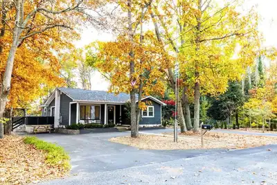 Image de Charming 3-bedroom house in Cul de sac surrounded by forest