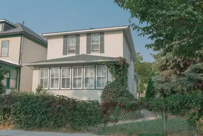 Spacious 2 Br 1 Bath - Near Downtown