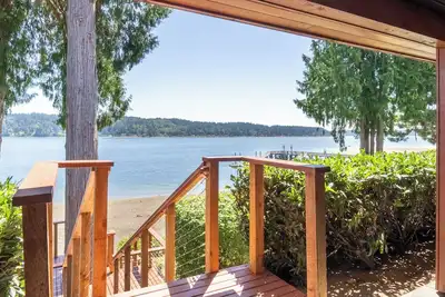 Image de Splendid entire private beach bungalow with Kayak and Hot-tub, Bremerton Wa