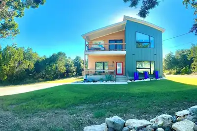 Image de Boyd's Speakeasy on Canyon Lake -Hot Tub, Game Room w/Pool Table, Darts & Arcade!