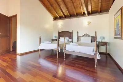 Image de Chambre 'Quarto 8 - Quinta Da AtaĂde' avec vue sur la montagne, Wi-Fi et climatisation