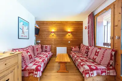Image de Appartement 'Lauziere Dessus 50' avec vue sur la montagne et balcon