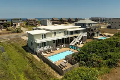 Image de Conch Shell Estate: Semi-Oceanfront, Classic Nags Head Flat Top Home, Private Pool, Hot Tub