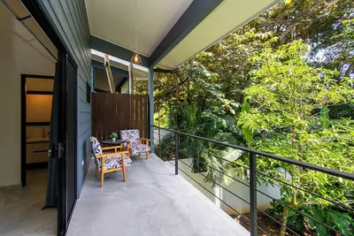 Image de Sleek Slice of Tropical Bliss+Pool+Close to it all