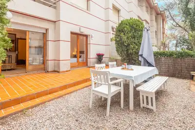 Appartement \"Con Jardin Y Parking\" avec terrasse privée, Wi-Fi et climatisation