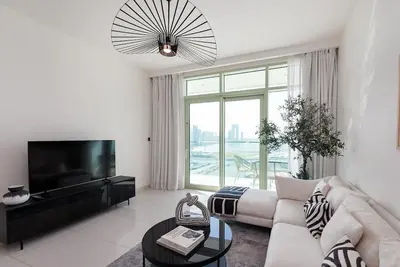 Image de Stylish Emaar Beachfront 2br w/ Beach Access
