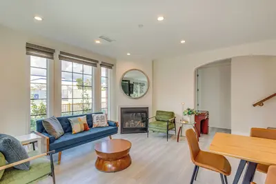 1 Mi to Rose Bowl: Pasadena Home w/ Fenced Yard!
