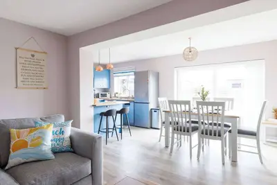 Image de Refurbished 3-Bed Close to East Wittering Beach