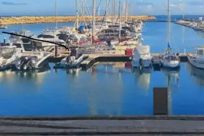Image de Située dans la marina de Mindarie, une maison de luxe dans un emplacement idéal