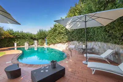 Image de Belle maison de vacances privée avec Wifi, climatisation, piscine privée, bain à remous