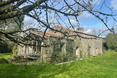 Image de Maison avec piscine chauffée et spa à 35 minutes du Puy du fou