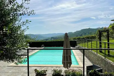 Image de Modern villa with private pool and panoramic vineyard views in Piemonte.