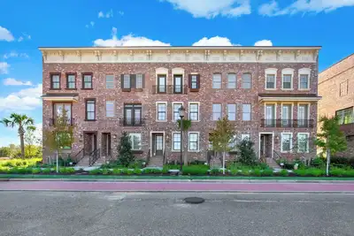 Image de Eastern Wharf Luxury Townhome - Sleeps 6