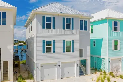 Image de Yacht Harbor House | Boat Dock, Pickleball + Community Pool