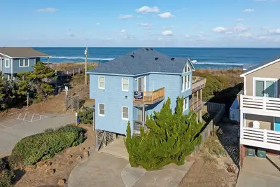 Image de Surfer's Watch: Oceanfront | Enclosed Dog Run