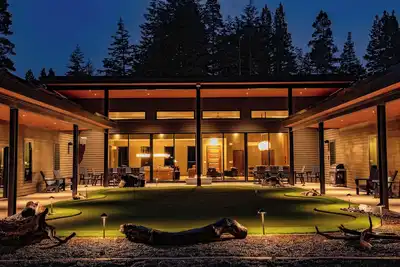 Image de Shirley Woods Golf House, Luxury golf house, putting green, golf simulator, hot tub, sauna