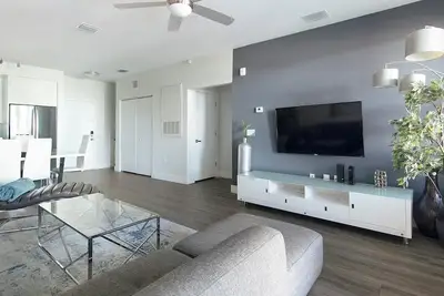 Image de Landing | Stunning 3bd, Gym, Pool