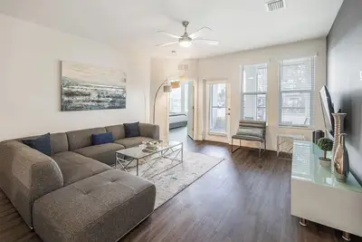 Image de Landing | Stunning 3bd, Gym, Pool