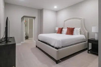 Image de Landing at The 600 - 2 Bedrooms in Fountain Hei. . .
