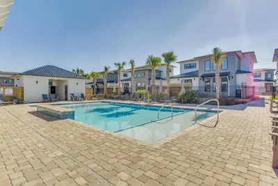 Image de 3br Home 5 Min to Beach w/Pool, Pickleball & More!