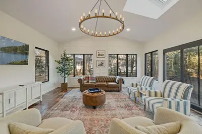 Image de Modern Estate: Theater, Fire Pit & Vibes!