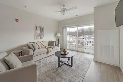 Image de Landing at Willow Glen Lofts - 2 Bedrooms in Wi. . .