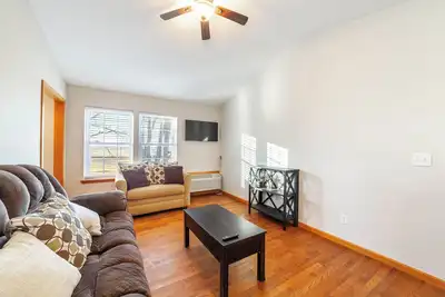 Image de Quaint cottage w/direct access to Katy Trial!