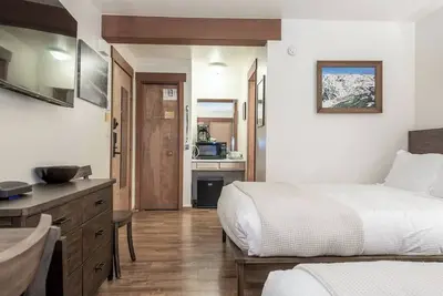 Image de Lake Escape-Minutes to Lake & Ski Areas