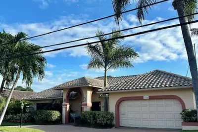 Image de Amazing Lighthouse Point Water Front Home - Pool - Close to Beach