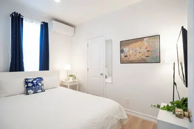 Image de Beautiful 2 Bedroom 2 Bath w\/Courtyard and Free Parking!